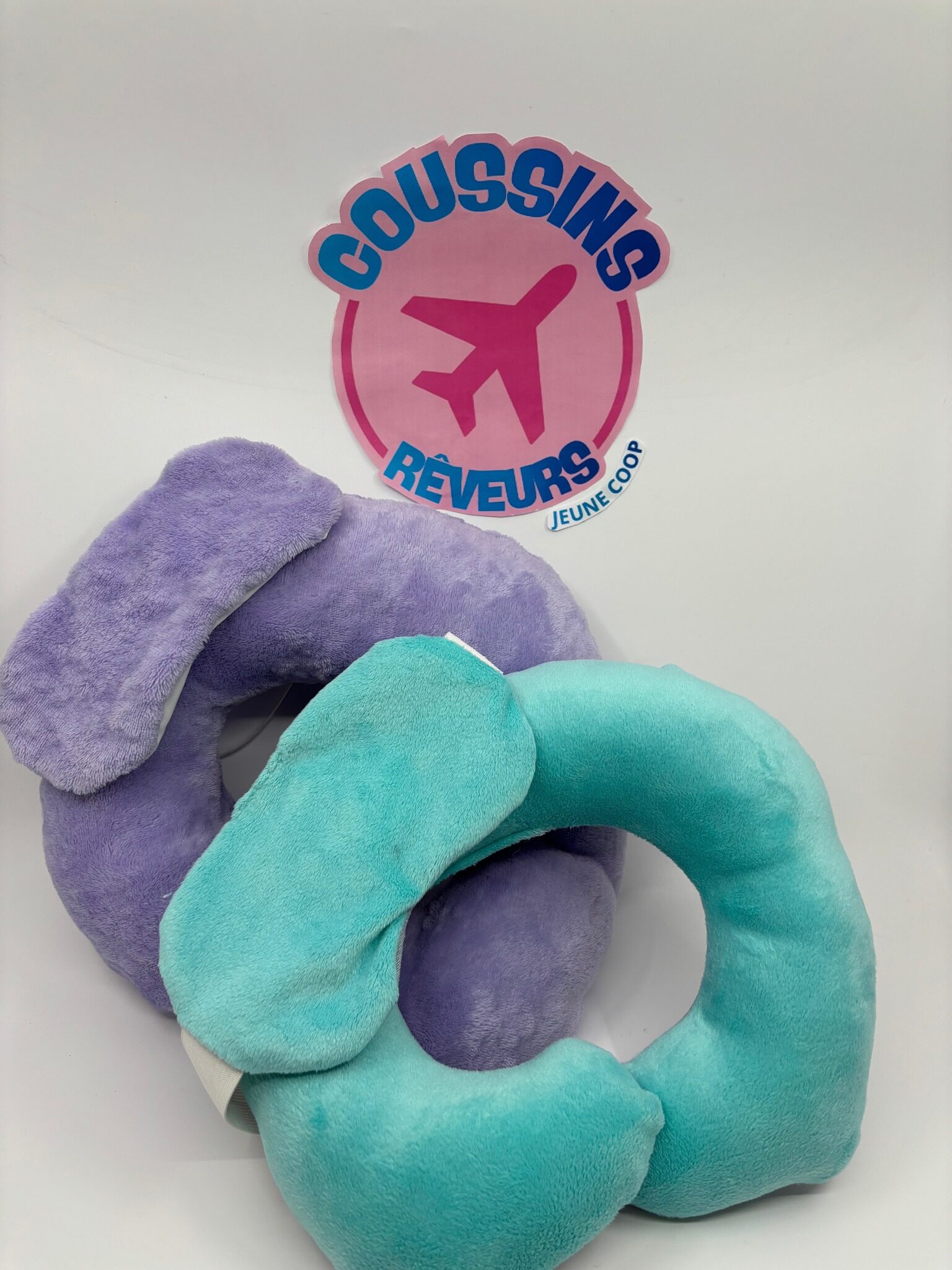 Coussins rêveurs, jeune coop
